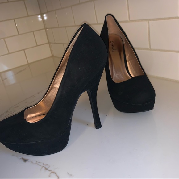 Black Velvet Heels - Picture 2 of 4